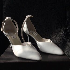 White JK Fashions heel